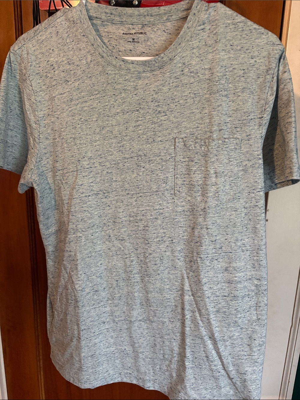 Banana Republic Men’s Heather Sky Blue Short-Sleeve Pocket Tee